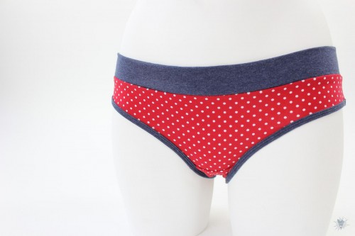 Damen-Unterhose rot mit Punkten und marine melierten Bündchen