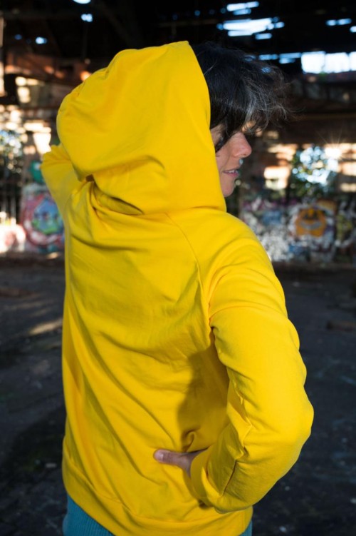 Oversize Hoodie unisex gelb mit Mohnfüchsen in der Kapuze