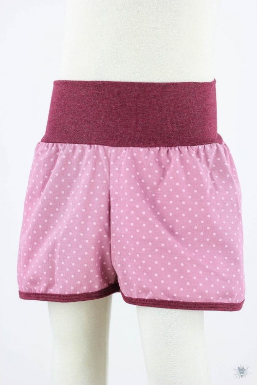 kurze Hose für Kinder mit Punkten auf rosa
