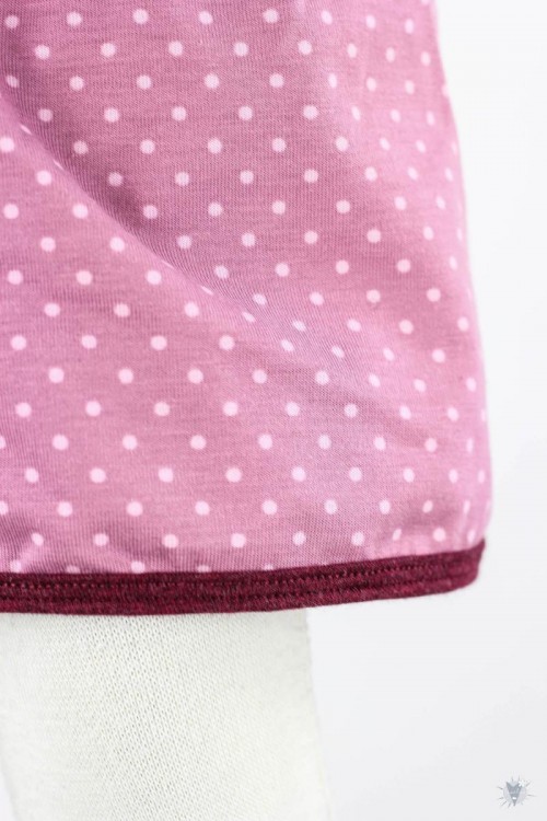 kurze Hose für Kinder mit Punkten auf rosa