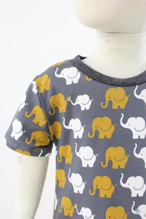 Kinder-Jerseykleid mit Elefanten auf dunkelgrau