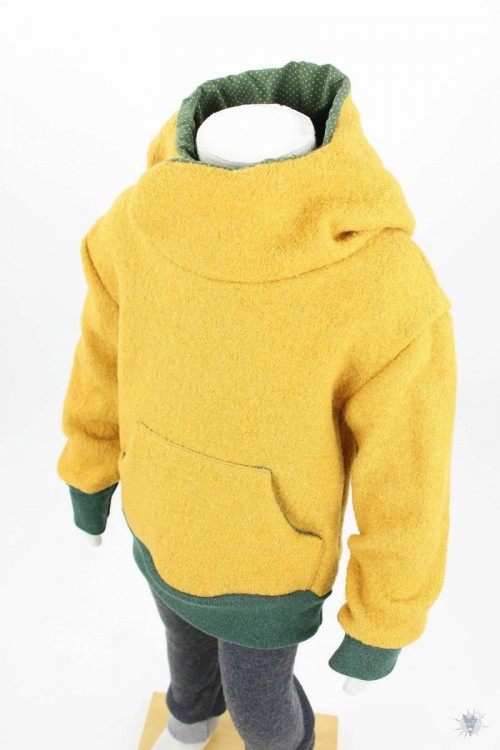 Kinder-Wollpulli mit Kapuze, gelb mit Punkten auf grün 110/116