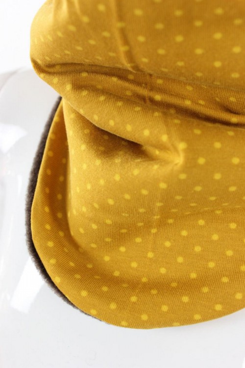Fleece-Schlupfschal zum Wenden braun und gepunktet gelb