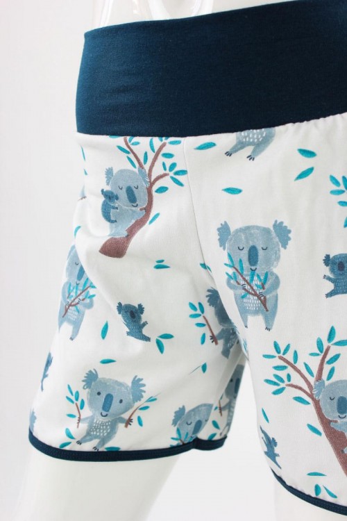 kurze Hose für Kinder weiß mit Koalas BIO-STOFFE