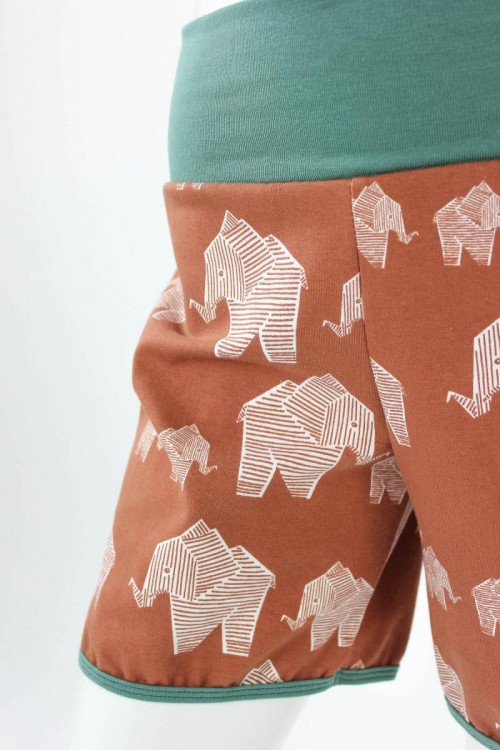 kurze Hose für Kinder terracotta mit Elefanten BIO-STOFFE