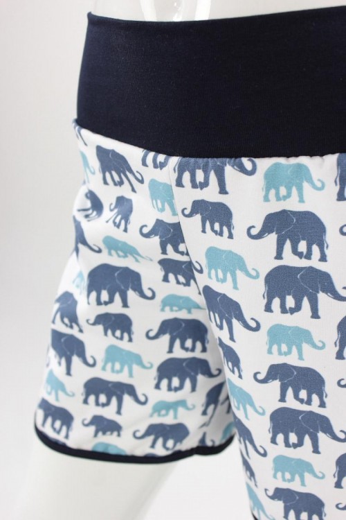 kurze Hose für Kinder mit blauen Elefanten