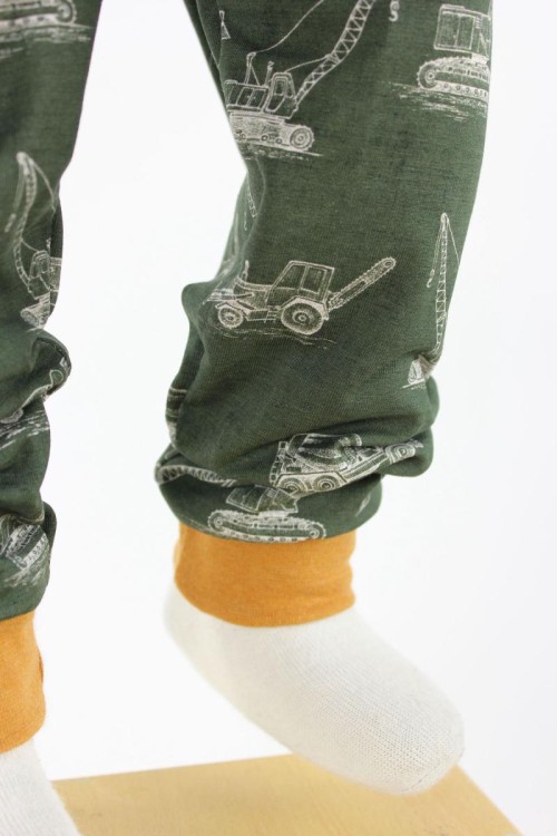 Kinder-Leggings dunkelgrün meliert mit Baufahrzeugen
