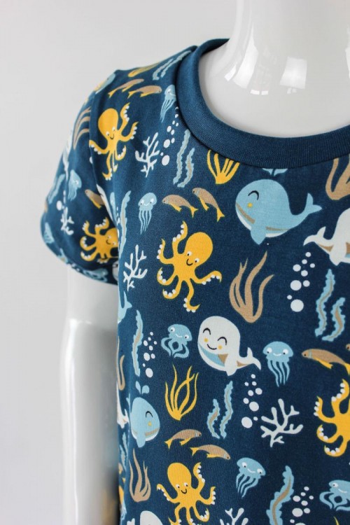 Kinder-Shirtkleid dunkelblau mit Meerestieren BIO-STOFFE