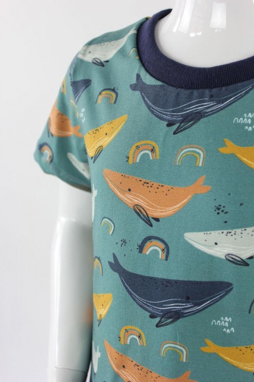Kinder-Shirtkleid meeresgrün mit Walen