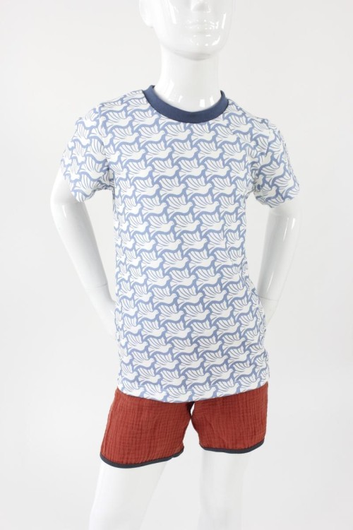 T-Shirt für Kinder hellblau mit weißen Tauben BIO-STOFFE