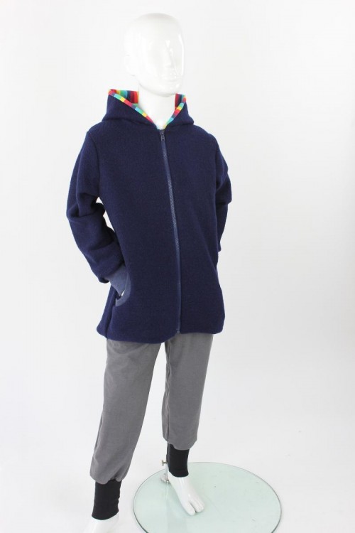 Kinder-Wolljacke marineblau mit Regenbogenstreifen